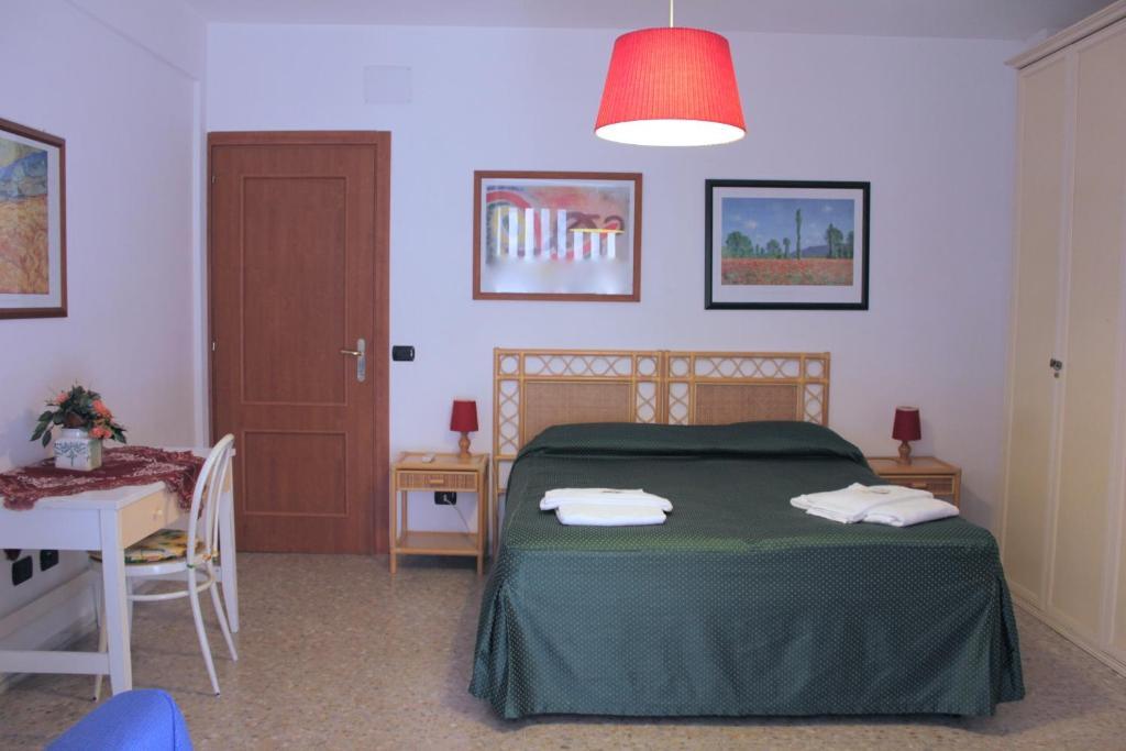 Tourist House Roma Lejlighedshotel Værelse billede