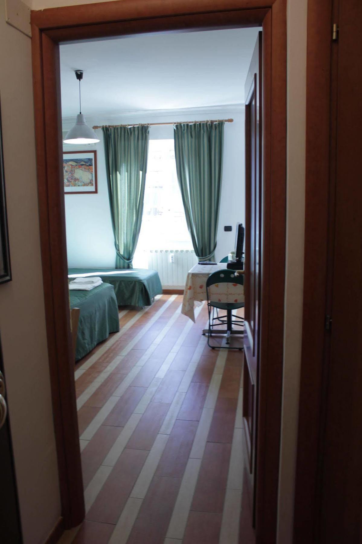 Tourist House Roma Lejlighedshotel Eksteriør billede